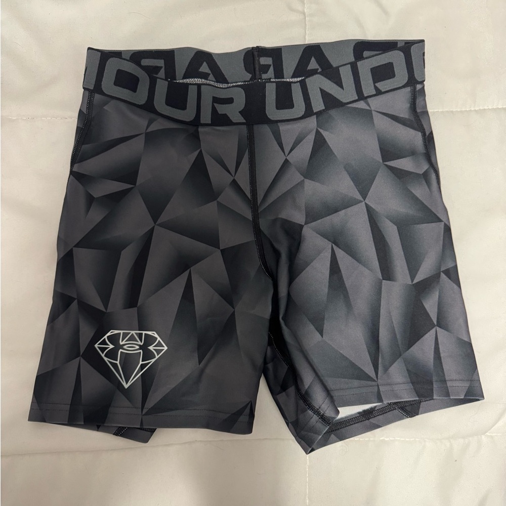 Under Armour Men's Black Geometric Shorts